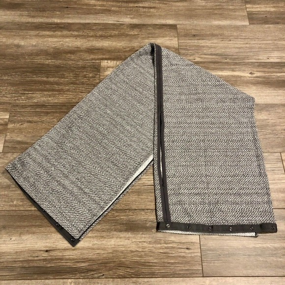 lululemon vinyasa nulu snap scarf wrap gray - Picture 3 of 8
